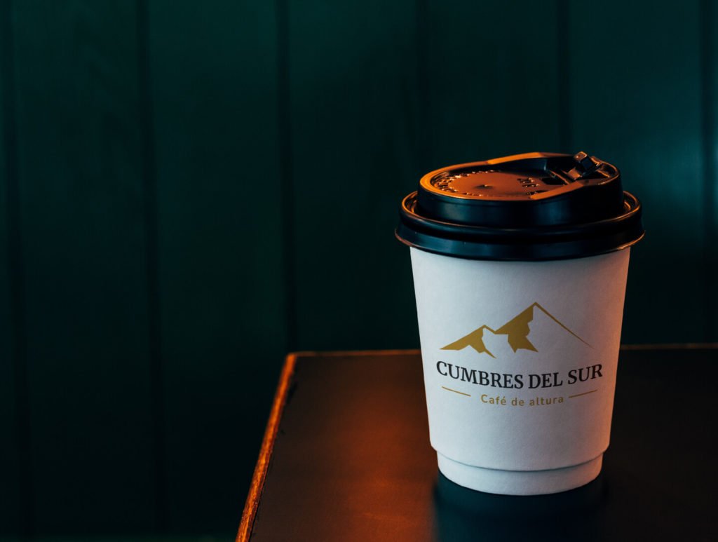 Logo en un vaso de café